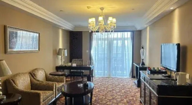Двухместный семейный люкс Country Garden Phoenix Hotel