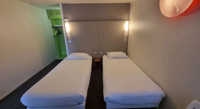 Двухместный номер Standard Campanile Villeneuve-Sur-Lot