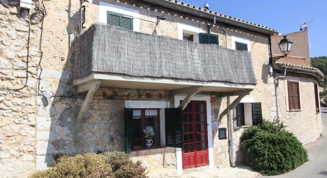 Villa Can Morey, Book Villa  