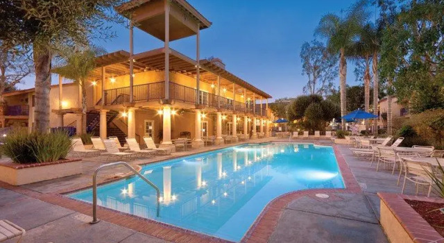 Кровать в общем номере Club Wyndham Dolphins Cove