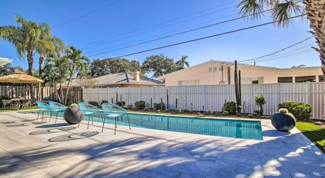 Апартаменты 1 Mi to Deerfield Beach: Stylish Studio w/ Pool!