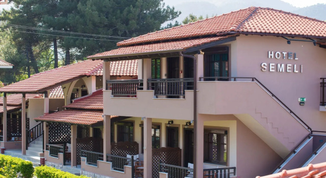 Semeli, Book Hotel Chrisi Akti 