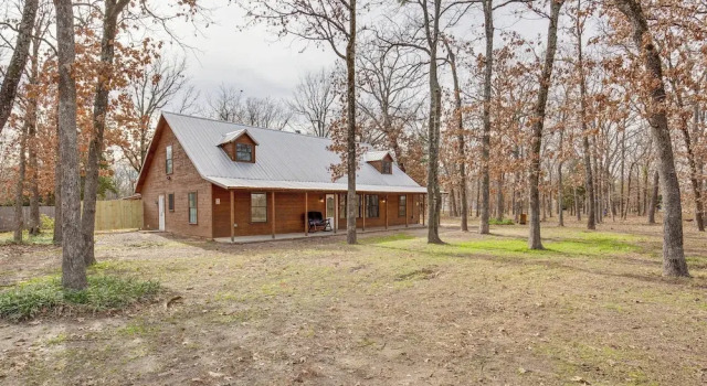 Коттедж Near Lake Fork: Home w/ Fire Pit in Yantis!