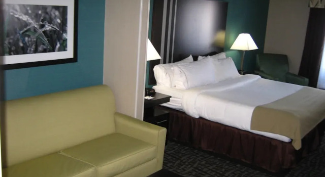 Люкс c 1 комнатой Holiday Inn Express & Suites North Lima by IHG