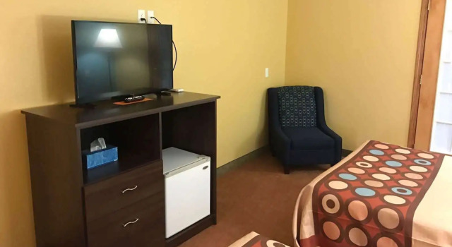 Super 8 by Wyndham Plover Stevens Point Area