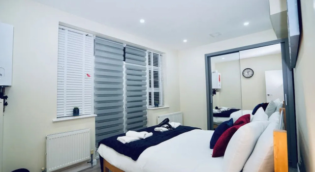 F3 Cranbrook Stunning Apt Free Parking, Забронировать Отель Отели Большого Лондона с парковкой, Парковка