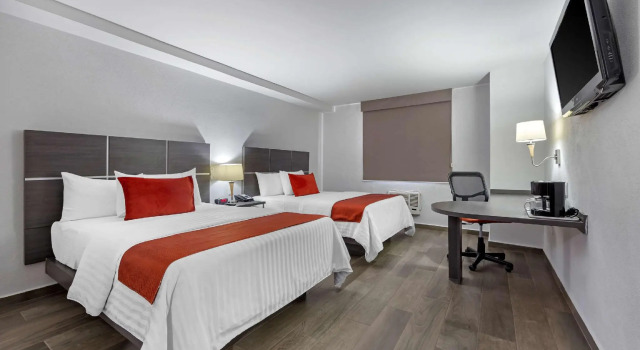 Четырёхместный номер Standard BeWow Hotel Querétaro