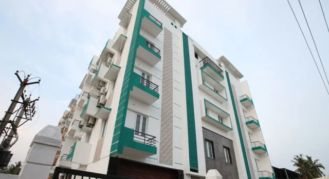 Capital O 14043 Hotel Star Holiday