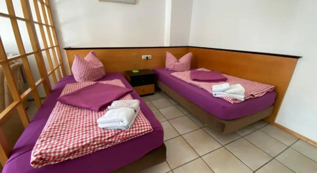 Apartmenthaus Home24, Book Apartment Cheap Hotels in Chemnitz, near Chemnitz Opera