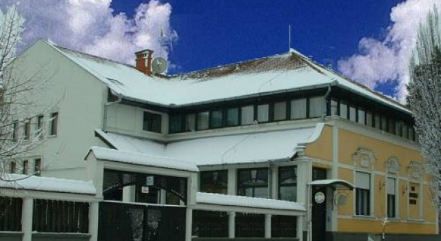 Szlovk Panzi, Reservar Hotel Bekescsaba 