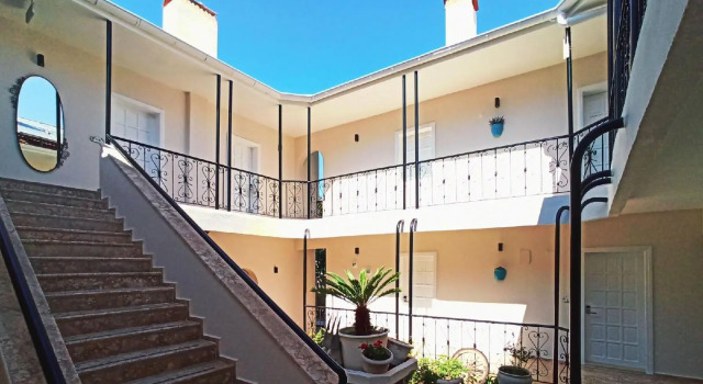 Bronze Hotel