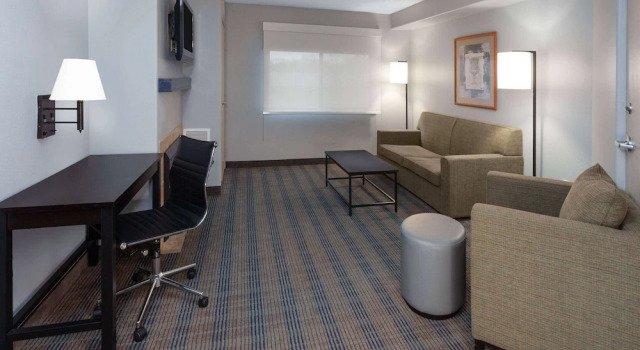 Люкс AmericInn by Wyndham Peoria