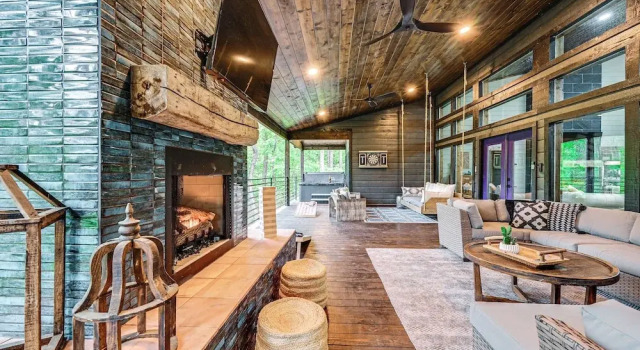 Коттедж Luxe Broken Bow Vacation Rental: Hot Tub & Pets OK
