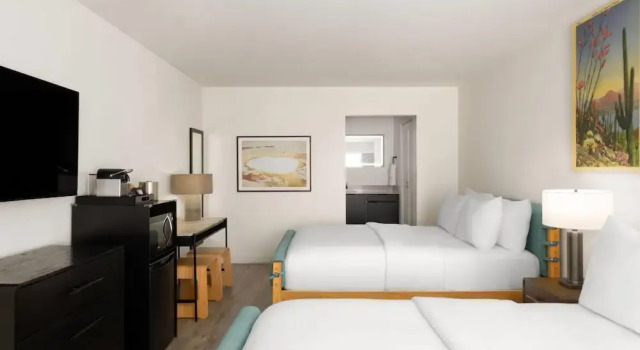 Четырёхместный номер Standard с видом на внутренний двор Papago Scottsdale by Reside, Trademark Collection by Wyndham