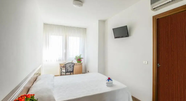 Run of House Hotel Esperia