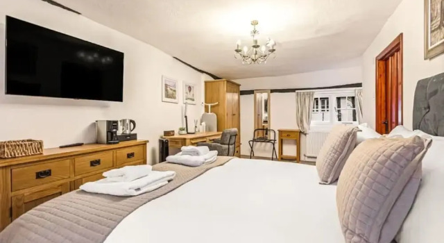 Апартаменты The George Inn Hotel Rooms - Room 1
