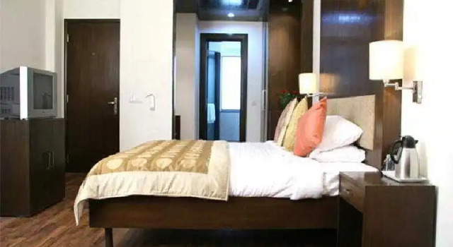 Dolphinn Just Like Home, Забронировать Отель Отели Нью-Дели с парковкой, Парковка
