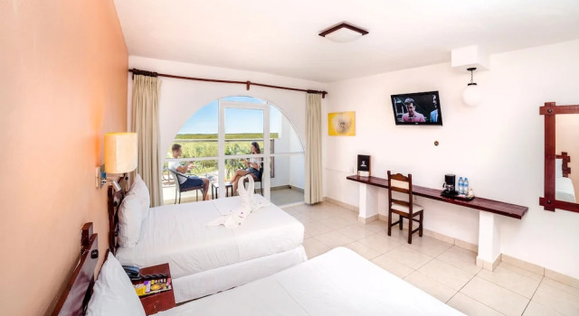 Standard Neljän hengen huone parvekkeella näkymä Uxmal Resort Maya