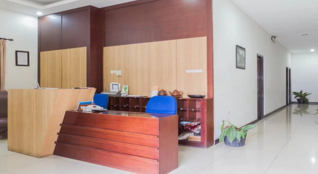 Pratidina Hotel by RedDoorz