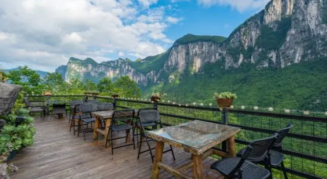 Flower Valley · Real-Scene Homestay, Забронировать Отель Отели Округа Эньши с парковкой, Парковка