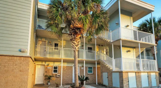 Sleeps 16 2 Beachfront Condos, Pool+pickleball+tennis Island Retreat Complex