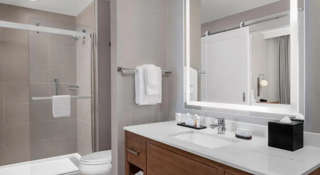 Люкс Embassy Suites by Hilton Charleston Harbor Mt. Pleasant
