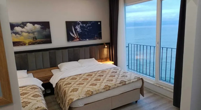 Четырёхместный семейный номер Standard The Marine Hotel