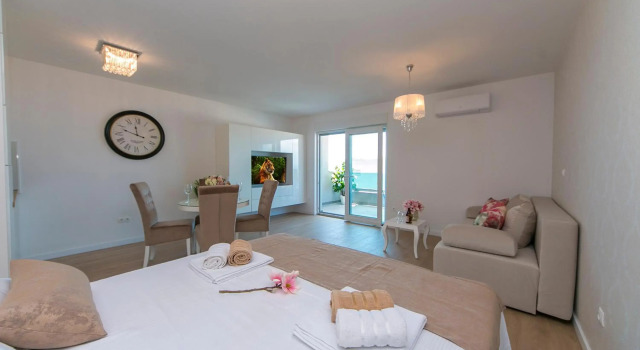 Apartman Sunshine, Забронировать Апартаменты/квартира Отели Макарска с парковкой, Парковка