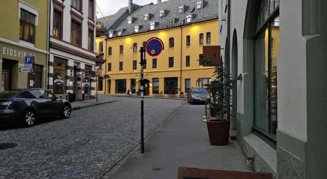 In the Heart of Brosundet! Fully Equipped 3 Bed Room Ap