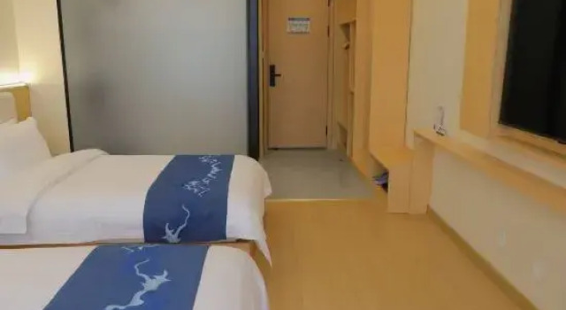 Номер Standard Yaling Hotel