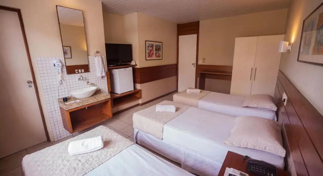 Трёхместный номер Standard Portal Da Praia Hotel