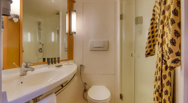 Номер Premier ibis Bengaluru Outer Ring Road