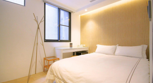 Mini West Hotel