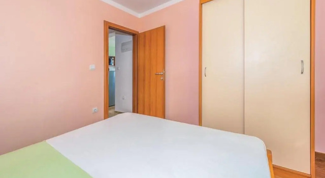 Apartments Hari Tisno, Забронировать Апартаменты/квартира Отели в центре Тисно с завтраком, отели в центре Тисно с завтраком