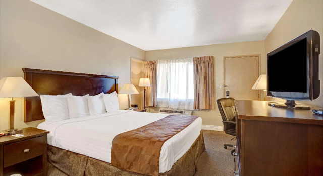 Двухместный номер Standard Travelodge by Wyndham Everett City Center