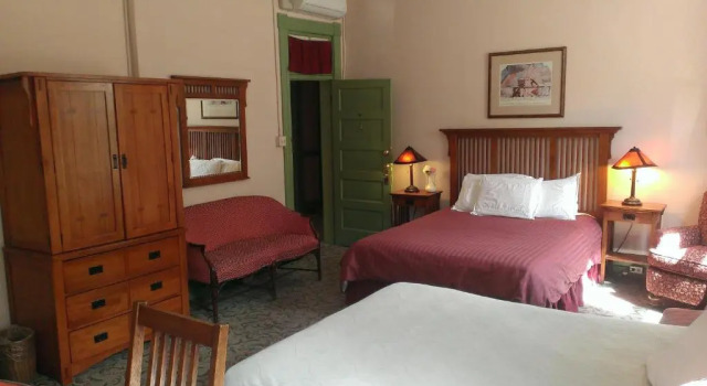 Четырёхместный номер Standard Connor Hotel
