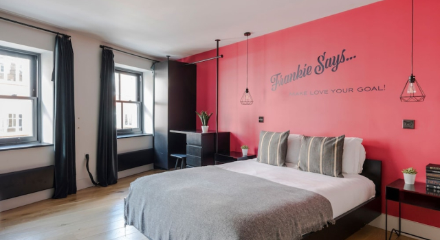 The Acre Penthouse - Covent Garden - by Frankie, Забронировать Апартаменты/квартира Отели Лондона с парковкой, рядом с Noël Coward Theatre, Парковка