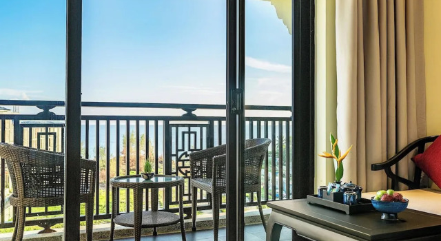 Двухместный номер Deluxe с балконом Wyndham Garden Hoi An Cua Dai Beach