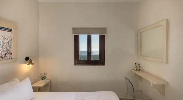 One bdr Apartment for 4-sea View-hot Tub-parking