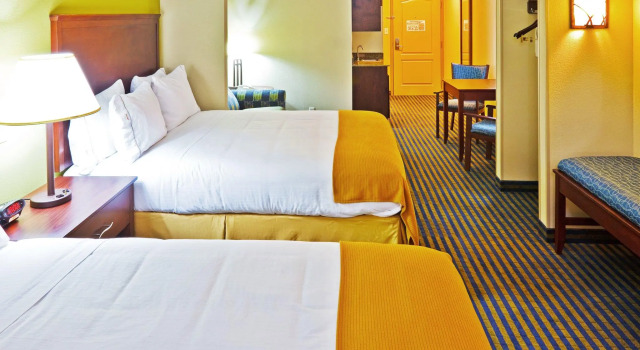 Четырёхместный люкс Holiday Inn Express Hotel & Suites Ooltewah Springs - Chattanooga by IHG
