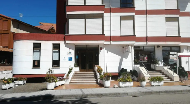Hotel Candano, Забронировать Отель Отели Арнуэро 3 звезды, 3*