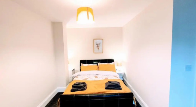 Crystal Suite 2 -free private parking, Book Hotel North Shields Tyne and Wear