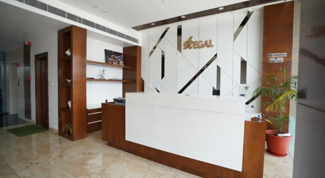 Hotel Regal By Rhytham, Забронировать Отель Отели штата Раджастхана с бассейном, Бассейн