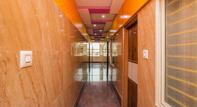 OYO 24374 Hotel Dwaraka, Забронировать Отель Отели штата Карнатаки 3 звезды, 3*