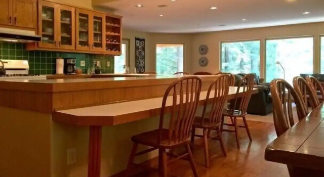 Mt Baker Lodging Cabin 29 - Sleeps 11, Book Hotel 4-stjernede hoteller i Glacier, 4*