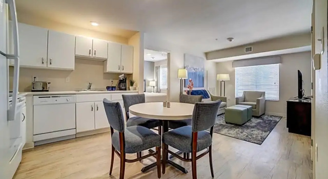 Люкс с 2 комнатами WaterWalk San Antonio NW at The Rim