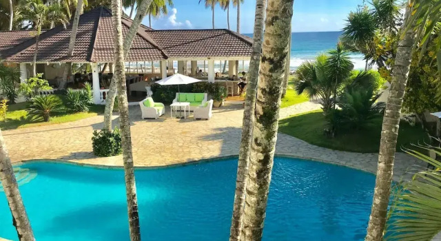 Room in Guest Room - Oceanfront Suite With Kitchenette Stunning Views & Secluded Luxury, Book Pension Hoteller i Gaspar Hernandez med parkering, Parkering