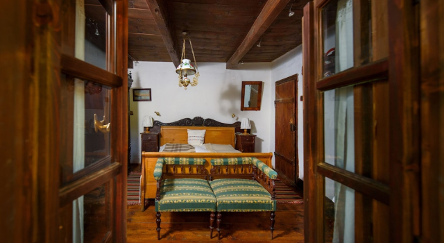 Count Kalnoky's Transylvanian Guesthouse, Rezerwuj Pensjonat Hotele w Prahova Valley z parkingiem, Parking