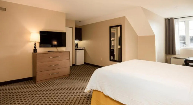 Люкс с 2 комнатами Holiday Inn Express & Suites Tremblant by IHG