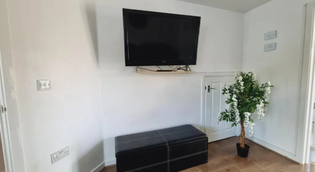 Коттедж с 3 комнатами Cosy 3 bedroom house in a great location